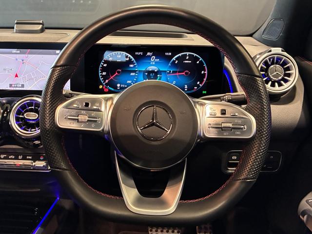 GLB GLB200d 4マチック AMGラインパッケージ パノラミックスライディングルーフ 19インチAMGアルミホイール スポーツシートレザーARTICO カーボン調インテリアトリム マルチビームLEDヘッドライト MBUXナビゲーション(14枚目)