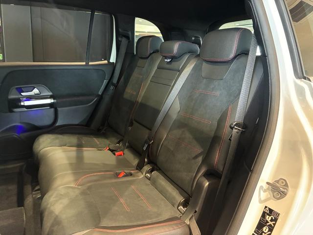 GLB GLB200d 4マチック AMGラインパッケージ パノラミックスライディングルーフ 19インチAMGアルミホイール スポーツシートレザーARTICO カーボン調インテリアトリム マルチビームLEDヘッドライト MBUXナビゲーション(20枚目)