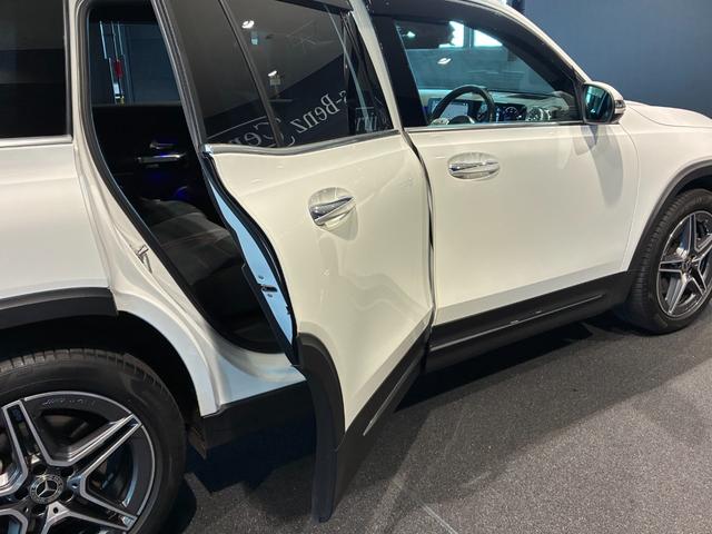 GLB GLB200d 4マチック AMGラインパッケージ パノラミックスライディングルーフ 19インチAMGアルミホイール スポーツシートレザーARTICO カーボン調インテリアトリム マルチビームLEDヘッドライト MBUXナビゲーション(26枚目)