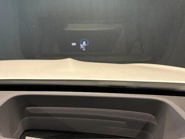 GLB GLB200d 4マチック AMGラインパッケージ パノラミックスライディングルーフ 19インチAMGアルミホイール スポーツシートレザーARTICO カーボン調インテリアトリム マルチビームLEDヘッドライト MBUXナビゲーション(37枚目)