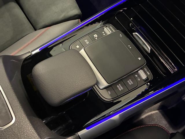 GLB GLB200d 4マチック AMGラインパッケージ パノラミックスライディングルーフ 19インチAMGアルミホイール スポーツシートレザーARTICO カーボン調インテリアトリム マルチビームLEDヘッドライト MBUXナビゲーション(38枚目)