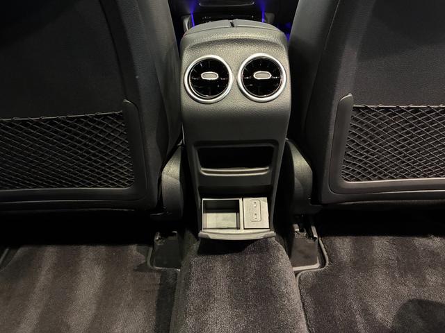 GLB GLB200d 4マチック AMGラインパッケージ パノラミックスライディングルーフ 19インチAMGアルミホイール スポーツシートレザーARTICO カーボン調インテリアトリム マルチビームLEDヘッドライト MBUXナビゲーション(43枚目)