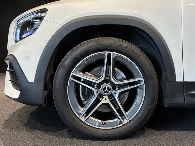 GLB GLB200d 4マチック AMGラインパッケージ パノラミックスライディングルーフ 19インチAMGアルミホイール スポーツシートレザーARTICO カーボン調インテリアトリム マルチビームLEDヘッドライト MBUXナビゲーション(52枚目)