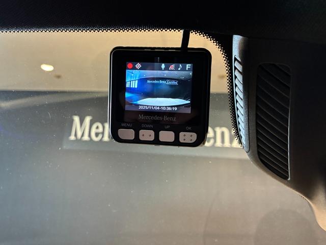 GLB GLB200d 4マチック AMGラインパッケージ パノラミックスライディングルーフ 19インチAMGアルミホイール スポーツシートレザーARTICO カーボン調インテリアトリム マルチビームLEDヘッドライト MBUXナビゲーション(56枚目)