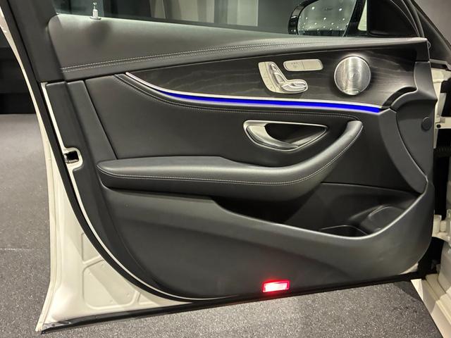 Ｅクラスステーションワゴン Ｅ２００ステーションワゴンアバンギャルドＡＭＧライン　エクスクルーシブパッケージ　Ｂｕｒｍｅｓｔｅｒサウンドシステム　　エアバランスパッケージ　ヘッドアップディスプレイ　前席後席シートヒーター（22枚目）