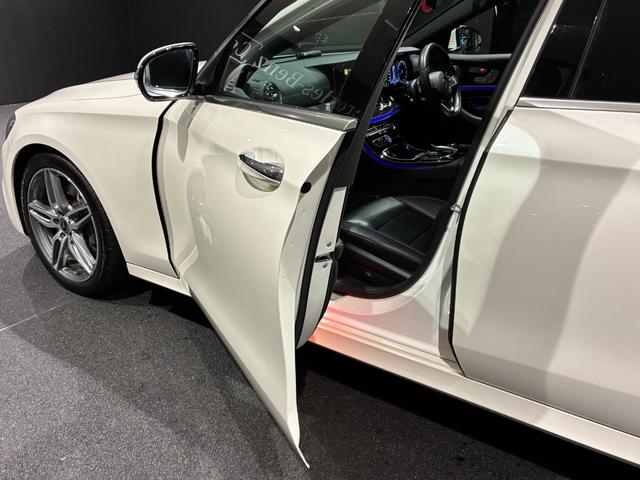 Ｅクラスステーションワゴン Ｅ２００ステーションワゴンアバンギャルドＡＭＧライン　エクスクルーシブパッケージ　Ｂｕｒｍｅｓｔｅｒサウンドシステム　　エアバランスパッケージ　ヘッドアップディスプレイ　前席後席シートヒーター（26枚目）
