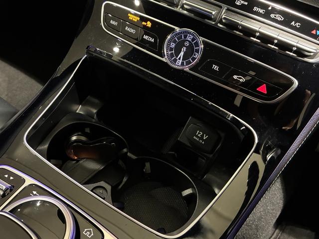 Ｅクラスステーションワゴン Ｅ２００ステーションワゴンアバンギャルドＡＭＧライン　エクスクルーシブパッケージ　Ｂｕｒｍｅｓｔｅｒサウンドシステム　　エアバランスパッケージ　ヘッドアップディスプレイ　前席後席シートヒーター（40枚目）