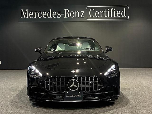 ＧＴ ４３　クーペ　ＡＭＧドライビングパッケージ　ヘッドアップディスプレイ　ホワイトレザー（ダイヤモンドステッチ）　リアアクスルステアリング　イエローキャリパー　可変式リアウイングスポイラー　ＭＢＵＸ（3枚目）