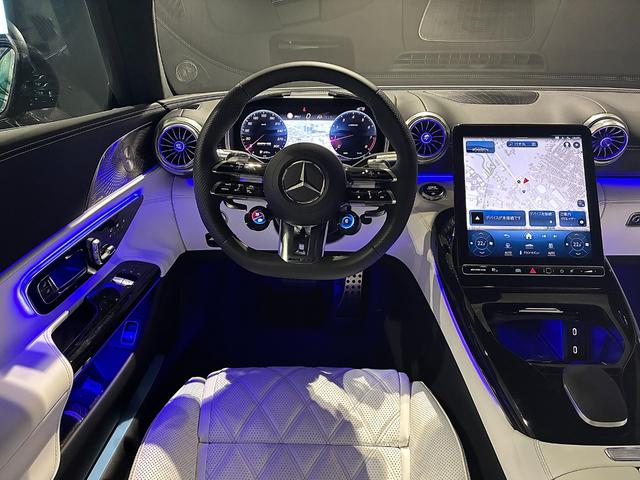 ＧＴ ４３　クーペ　ＡＭＧドライビングパッケージ　ヘッドアップディスプレイ　ホワイトレザー（ダイヤモンドステッチ）　リアアクスルステアリング　イエローキャリパー　可変式リアウイングスポイラー　ＭＢＵＸ（12枚目）