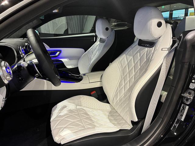 ＧＴ ４３　クーペ　ＡＭＧドライビングパッケージ　ヘッドアップディスプレイ　ホワイトレザー（ダイヤモンドステッチ）　リアアクスルステアリング　イエローキャリパー　可変式リアウイングスポイラー　ＭＢＵＸ（14枚目）