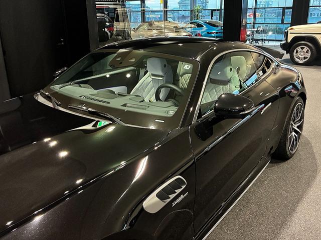 ＧＴ ４３　クーペ　ＡＭＧドライビングパッケージ　ヘッドアップディスプレイ　ホワイトレザー（ダイヤモンドステッチ）　リアアクスルステアリング　イエローキャリパー　可変式リアウイングスポイラー　ＭＢＵＸ（22枚目）