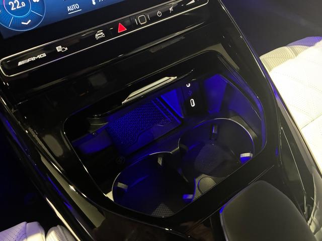 ＧＴ ４３　クーペ　ＡＭＧドライビングパッケージ　ヘッドアップディスプレイ　ホワイトレザー（ダイヤモンドステッチ）　リアアクスルステアリング　イエローキャリパー　可変式リアウイングスポイラー　ＭＢＵＸ（29枚目）