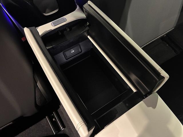 ＧＴ ４３　クーペ　ＡＭＧドライビングパッケージ　ヘッドアップディスプレイ　ホワイトレザー（ダイヤモンドステッチ）　リアアクスルステアリング　イエローキャリパー　可変式リアウイングスポイラー　ＭＢＵＸ（42枚目）