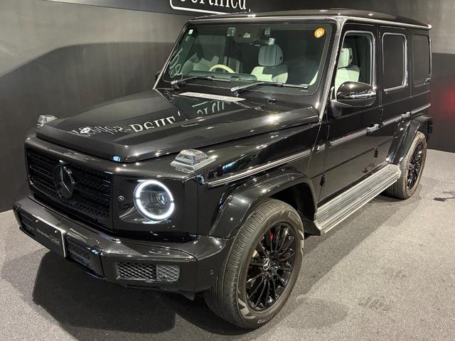 Gクラス G400d AMGライン マヌファクトゥーアエディション 電動サイドステップ ナイトパッケージ ガラススライディングルーフ Burmesterサラウンドサウンドシステム ツートン内装(プラチナホワイト/ブラック)(4枚目)