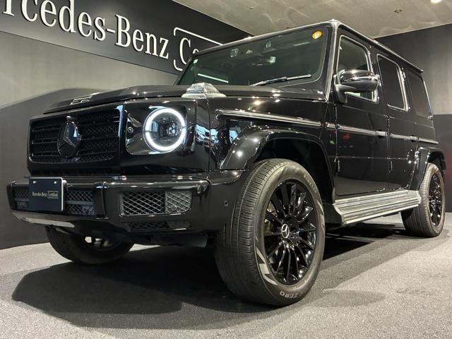 Gクラス G400d AMGライン マヌファクトゥーアエディション 電動サイドステップ ナイトパッケージ ガラススライディングルーフ Burmesterサラウンドサウンドシステム ツートン内装(プラチナホワイト/ブラック)(5枚目)