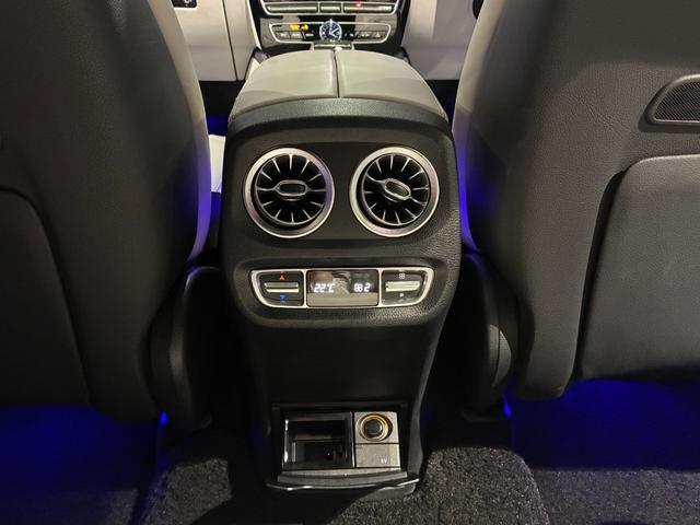 Gクラス G400d AMGライン マヌファクトゥーアエディション 電動サイドステップ ナイトパッケージ ガラススライディングルーフ Burmesterサラウンドサウンドシステム ツートン内装(プラチナホワイト/ブラック)(43枚目)