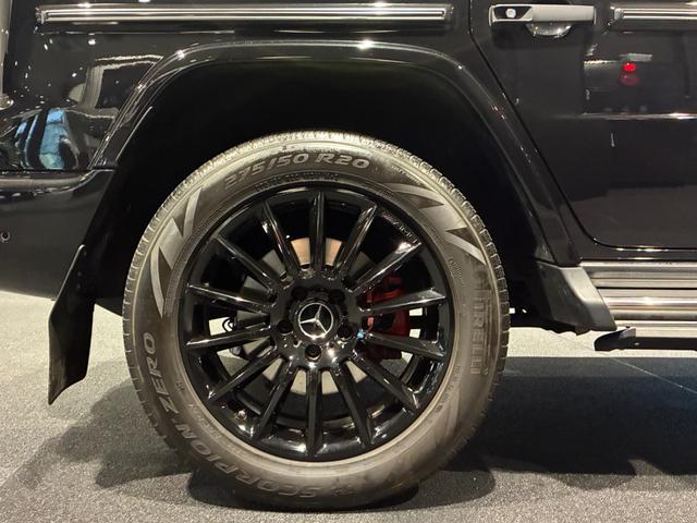 Gクラス G400d AMGライン マヌファクトゥーアエディション 電動サイドステップ ナイトパッケージ ガラススライディングルーフ Burmesterサラウンドサウンドシステム ツートン内装(プラチナホワイト/ブラック)(51枚目)