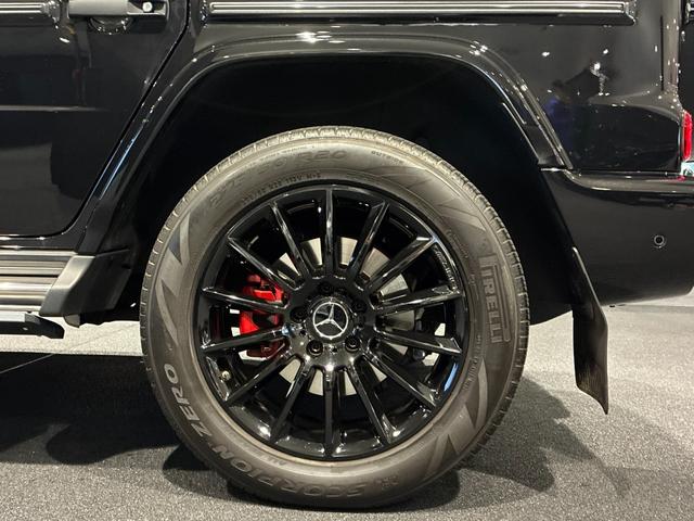 Gクラス G400d AMGライン マヌファクトゥーアエディション 電動サイドステップ ナイトパッケージ ガラススライディングルーフ Burmesterサラウンドサウンドシステム ツートン内装(プラチナホワイト/ブラック)(52枚目)