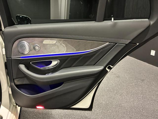 Eクラスステーションワゴン E63 S 4マチック+ ステーションワゴン エクスクルーシブパッケージ パノラミックスライディングルーフ アクティブマルチコントロールシート リラクゼーション機能 シートベンチレーター Burmesterサウンド マットブラック20インチアルミ(21枚目)