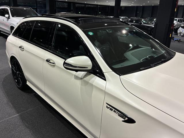 Eクラスステーションワゴン E63 S 4マチック+ ステーションワゴン エクスクルーシブパッケージ パノラミックスライディングルーフ アクティブマルチコントロールシート リラクゼーション機能 シートベンチレーター Burmesterサウンド マットブラック20インチアルミ(27枚目)