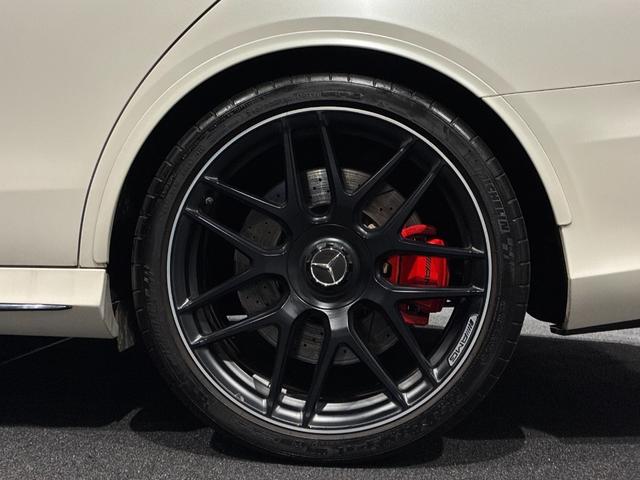 Eクラスステーションワゴン E63 S 4マチック+ ステーションワゴン エクスクルーシブパッケージ パノラミックスライディングルーフ アクティブマルチコントロールシート リラクゼーション機能 シートベンチレーター Burmesterサウンド マットブラック20インチアルミ(49枚目)