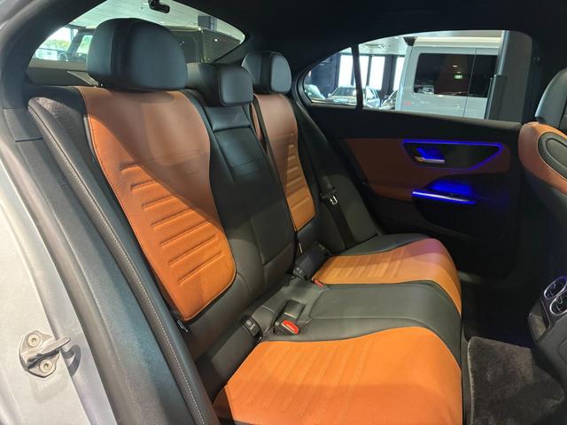 Cクラス C200アバンギャルド AMGライン レザーエクスクルーシブパッケージ ベーシックパッケージ パノラミックスライディングルーフ 18インチアルミホイール MBUX デジタルLEDライト 本革シート(シエナブラウン)(17枚目)