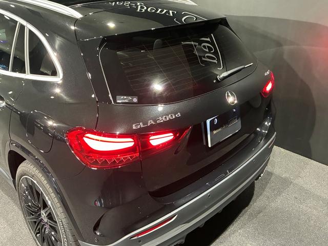 GLAクラス GLA200d 4マチック アーバンスターズ アドバンスドパッケージ ナイトパッケージ付 MBUX アンビエントライト64色(9枚目)