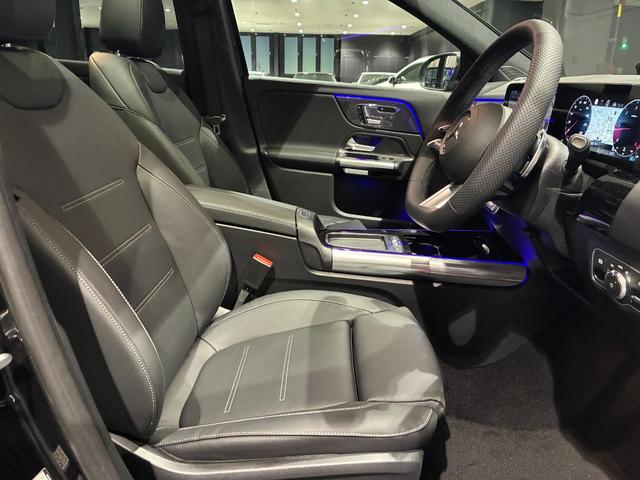 GLAクラス GLA200d 4マチック アーバンスターズ アドバンスドパッケージ ナイトパッケージ付 MBUX アンビエントライト64色(13枚目)