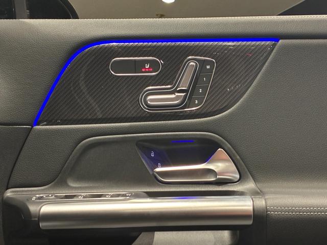 GLAクラス GLA200d 4マチック アーバンスターズ アドバンスドパッケージ ナイトパッケージ付 MBUX アンビエントライト64色(15枚目)