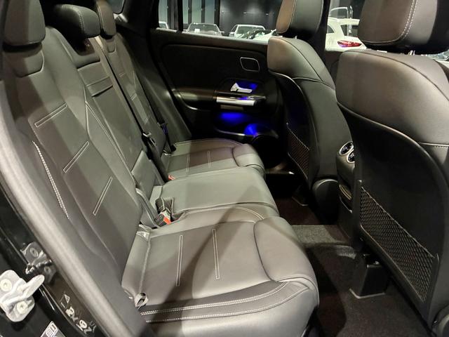 GLAクラス GLA200d 4マチック アーバンスターズ アドバンスドパッケージ ナイトパッケージ付 MBUX アンビエントライト64色(19枚目)