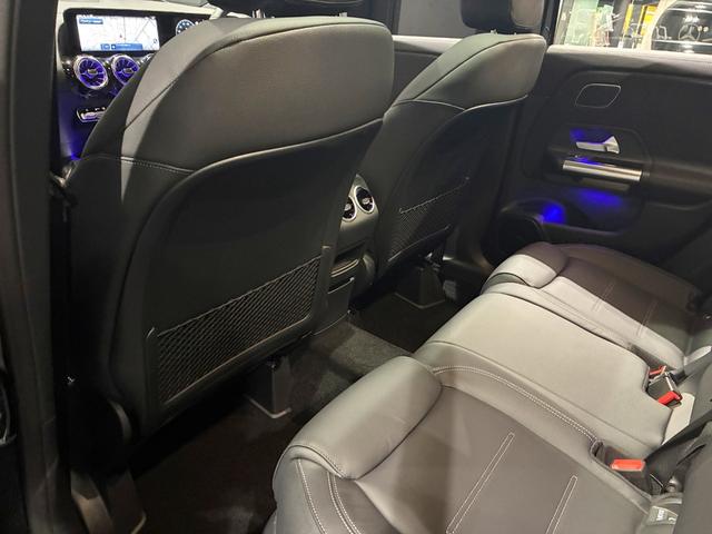 GLAクラス GLA200d 4マチック アーバンスターズ アドバンスドパッケージ ナイトパッケージ付 MBUX アンビエントライト64色(23枚目)