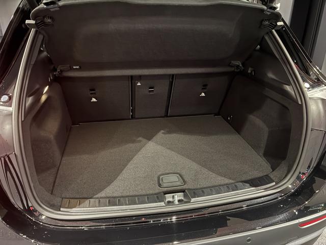 GLAクラス GLA200d 4マチック アーバンスターズ アドバンスドパッケージ ナイトパッケージ付 MBUX アンビエントライト64色(28枚目)