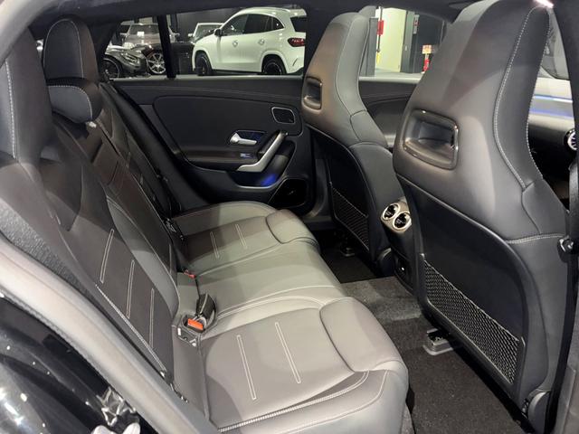CLAクラス シューティングブレーク CLA200dシューティングブレークアーバンスターズ アドバンスドパッケージ ナイトパッケージ付 MBUX アンビエントライト64色(16枚目)