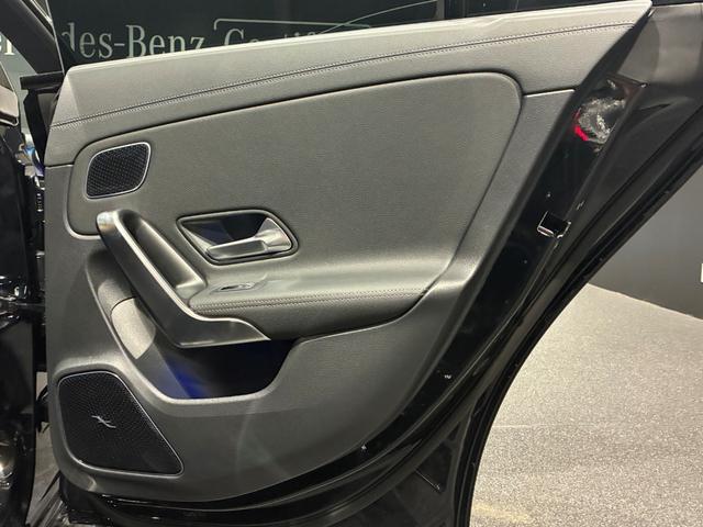 CLAクラス シューティングブレーク CLA200dシューティングブレークアーバンスターズ アドバンスドパッケージ ナイトパッケージ付 MBUX アンビエントライト64色(18枚目)