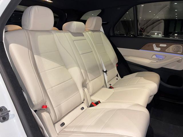 ＧＬＥ ＧＬＥ４５０ｄ　４マチックスポーツ　コア　パノラミックスライディングルーフ　ＡＭＧ２１インチアルミホール　Ｂｕｒｍｅｓｔｅｒサラウンドサウンドシステム　６４色アンビエントライト　ＭＢＵＸ　ＡＲナビ　シートベンチレーター　３６０°カメラ（17枚目）