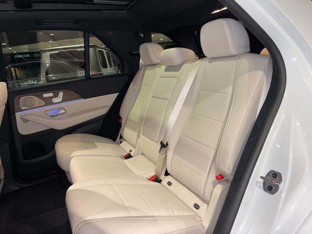 ＧＬＥ ＧＬＥ４５０ｄ　４マチックスポーツ　コア　パノラミックスライディングルーフ　ＡＭＧ２１インチアルミホール　Ｂｕｒｍｅｓｔｅｒサラウンドサウンドシステム　６４色アンビエントライト　ＭＢＵＸ　ＡＲナビ　シートベンチレーター　３６０°カメラ（24枚目）