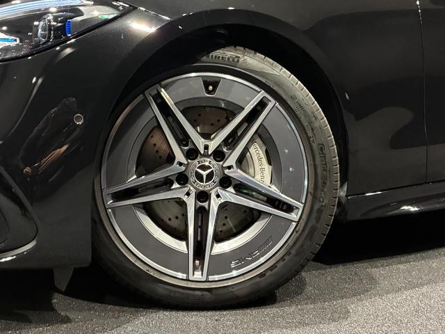 Ｃクラスステーションワゴン Ｃ２００ステーションワゴンアバンギャルドＡＭＧライン　パノラミックスライディングルーフ　ベーシックパッケージ　リアアクスルステアリング　６４色アンビエントライト　メルセデスミーコネクト搭載車（9枚目）