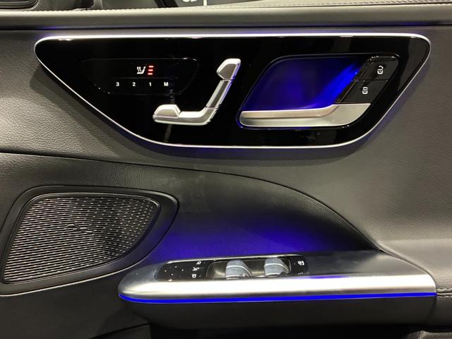 Ｃクラスステーションワゴン Ｃ２００ステーションワゴンアバンギャルドＡＭＧライン　パノラミックスライディングルーフ　ベーシックパッケージ　リアアクスルステアリング　６４色アンビエントライト　メルセデスミーコネクト搭載車（13枚目）