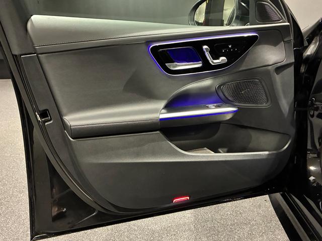 Ｃクラスステーションワゴン Ｃ２００ステーションワゴンアバンギャルドＡＭＧライン　パノラミックスライディングルーフ　ベーシックパッケージ　リアアクスルステアリング　６４色アンビエントライト　メルセデスミーコネクト搭載車（21枚目）