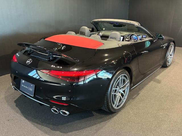 ＳＬ ＳＬ４３　ヘッドアップディスプレイ　２０インチアルミホイール　イエローキャリパー　ソフトトップ（レッド）　ＭＢＵＸ　６４色アンビエントライト　マルチビームＬＥＤヘッドライト　本革ナッパレザーシート（13枚目）