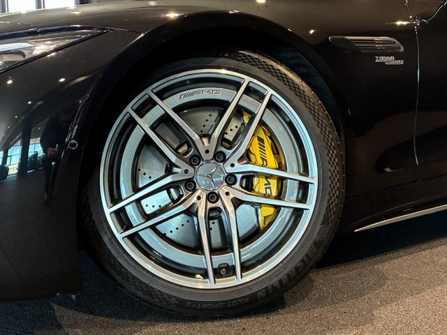 ＳＬ ＳＬ４３　ヘッドアップディスプレイ　２０インチアルミホイール　イエローキャリパー　ソフトトップ（レッド）　ＭＢＵＸ　６４色アンビエントライト　マルチビームＬＥＤヘッドライト　本革ナッパレザーシート（17枚目）