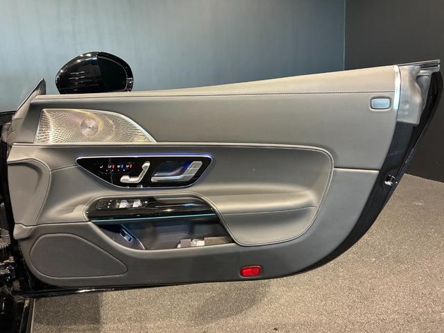 ＳＬ ＳＬ４３　ヘッドアップディスプレイ　２０インチアルミホイール　イエローキャリパー　ソフトトップ（レッド）　ＭＢＵＸ　６４色アンビエントライト　マルチビームＬＥＤヘッドライト　本革ナッパレザーシート（24枚目）