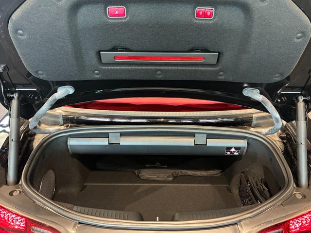 ＳＬ ＳＬ４３　ヘッドアップディスプレイ　２０インチアルミホイール　イエローキャリパー　ソフトトップ（レッド）　ＭＢＵＸ　６４色アンビエントライト　マルチビームＬＥＤヘッドライト　本革ナッパレザーシート（46枚目）