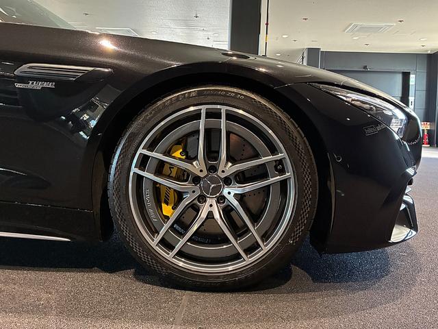 ＳＬ ＳＬ４３　ヘッドアップディスプレイ　２０インチアルミホイール　イエローキャリパー　ソフトトップ（レッド）　ＭＢＵＸ　６４色アンビエントライト　マルチビームＬＥＤヘッドライト　本革ナッパレザーシート（52枚目）