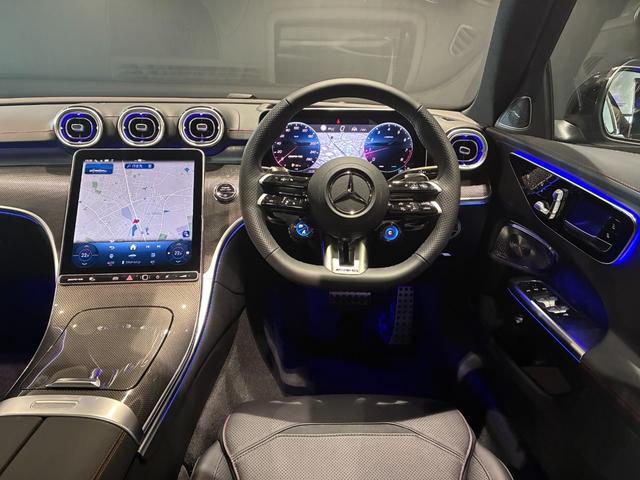 Ｃクラス Ｃ４３　４マチック　パノラミックスライディングルーフ　リアアクスルステアリング　１９インチＡＭＧアルミホイール　本革スポーツシート　ヘッドアップディスプレイ　ＭＢＵＸ　ＡＲナビ　アンビエントライトプレミアム（12枚目）