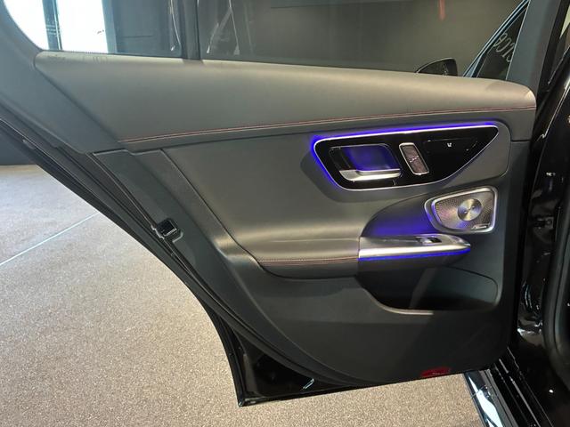 Ｃクラス Ｃ４３　４マチック　パノラミックスライディングルーフ　リアアクスルステアリング　１９インチＡＭＧアルミホイール　本革スポーツシート　ヘッドアップディスプレイ　ＭＢＵＸ　ＡＲナビ　アンビエントライトプレミアム（22枚目）