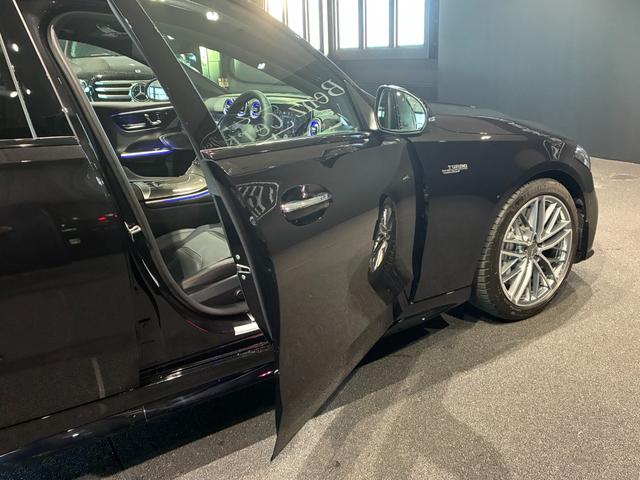 Ｃクラス Ｃ４３　４マチック　パノラミックスライディングルーフ　リアアクスルステアリング　１９インチＡＭＧアルミホイール　本革スポーツシート　ヘッドアップディスプレイ　ＭＢＵＸ　ＡＲナビ　アンビエントライトプレミアム（26枚目）