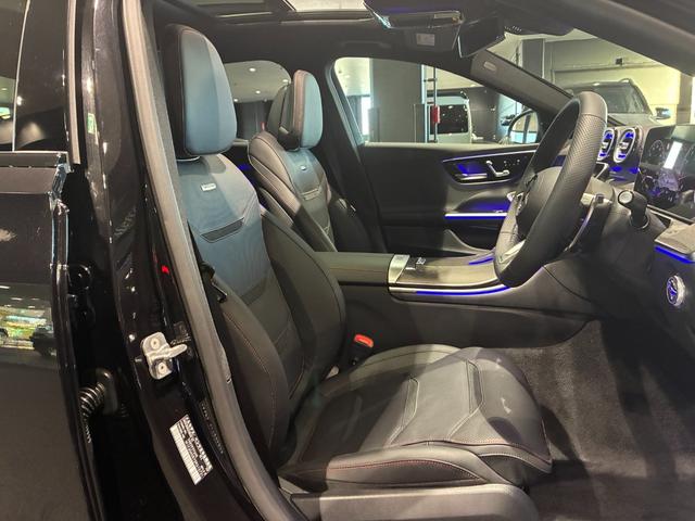 Ｃクラス Ｃ４３　４マチック　パノラミックスライディングルーフ　リアアクスルステアリング　１９インチＡＭＧアルミホイール　本革スポーツシート　ヘッドアップディスプレイ　ＭＢＵＸ　ＡＲナビ　アンビエントライトプレミアム（31枚目）