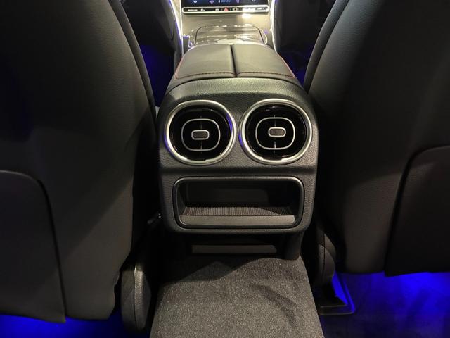 Ｃクラス Ｃ４３　４マチック　パノラミックスライディングルーフ　リアアクスルステアリング　１９インチＡＭＧアルミホイール　本革スポーツシート　ヘッドアップディスプレイ　ＭＢＵＸ　ＡＲナビ　アンビエントライトプレミアム（46枚目）