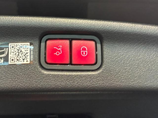 Ｃクラス Ｃ４３　４マチック　パノラミックスライディングルーフ　リアアクスルステアリング　１９インチＡＭＧアルミホイール　本革スポーツシート　ヘッドアップディスプレイ　ＭＢＵＸ　ＡＲナビ　アンビエントライトプレミアム（49枚目）